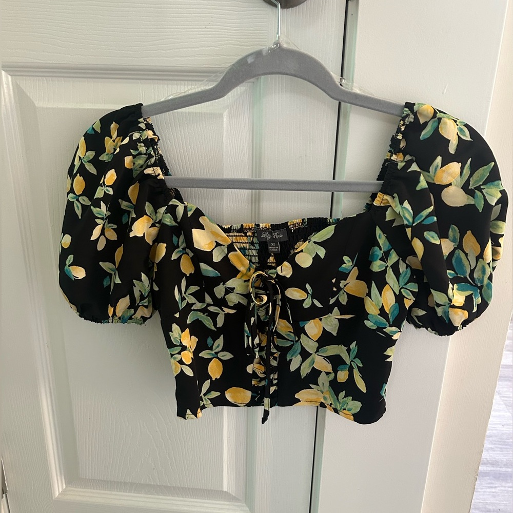 Lily rose crop top size XS